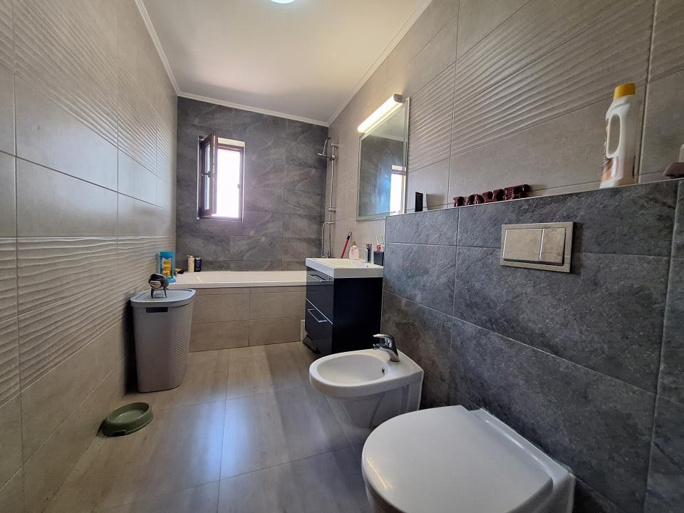Apartament cu 3 camere, 66,29 mp, parcare, boxa, zona Parcului Poligon