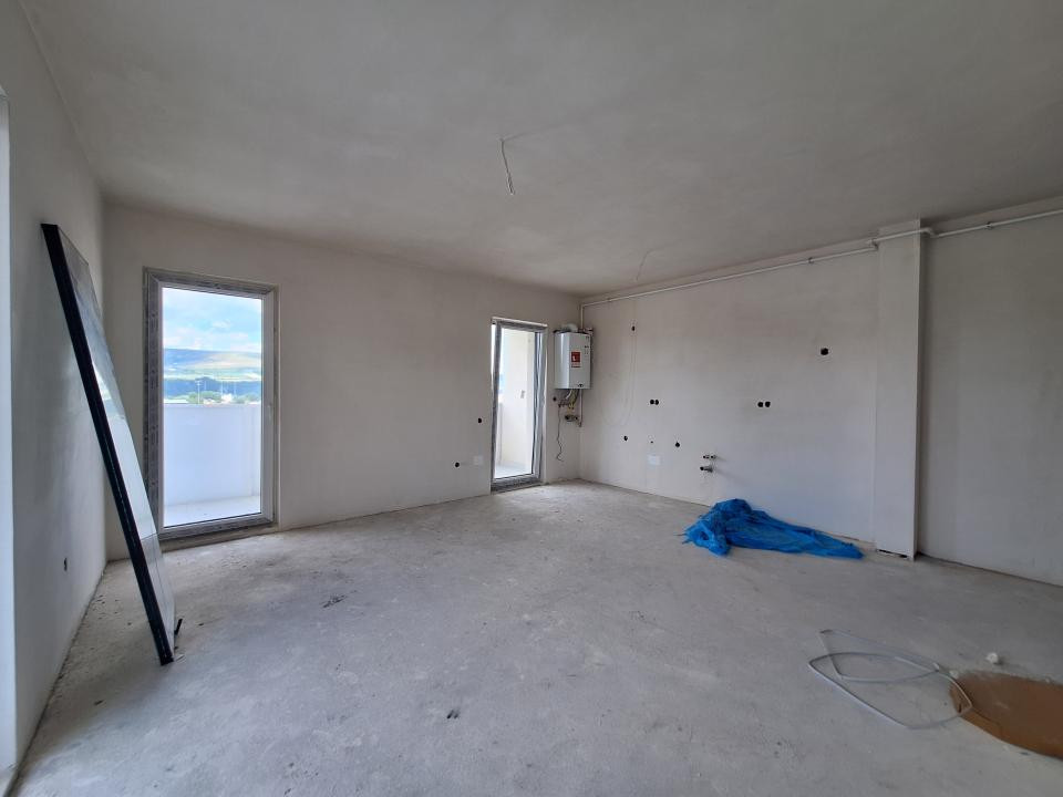 Apartament semifinisat cu CF, bloc nou, zona Eroilor