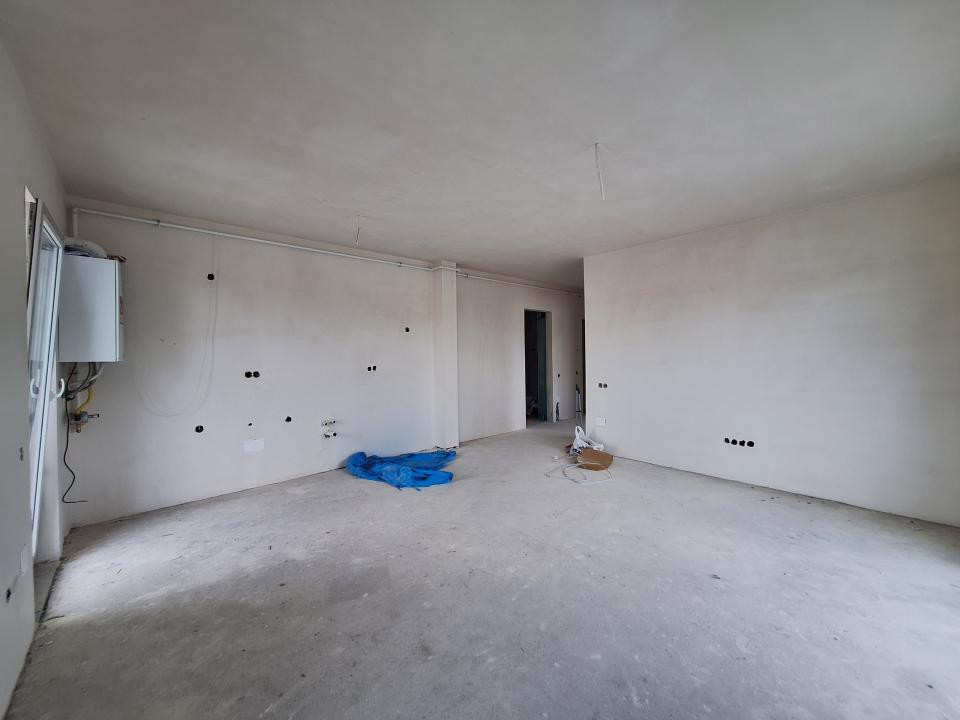 Apartament semifinisat cu CF, bloc nou, zona Eroilor