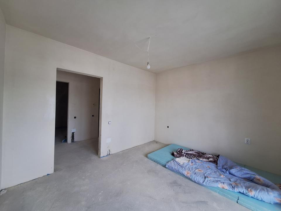 Apartament semifinisat cu CF, bloc nou, zona Eroilor
