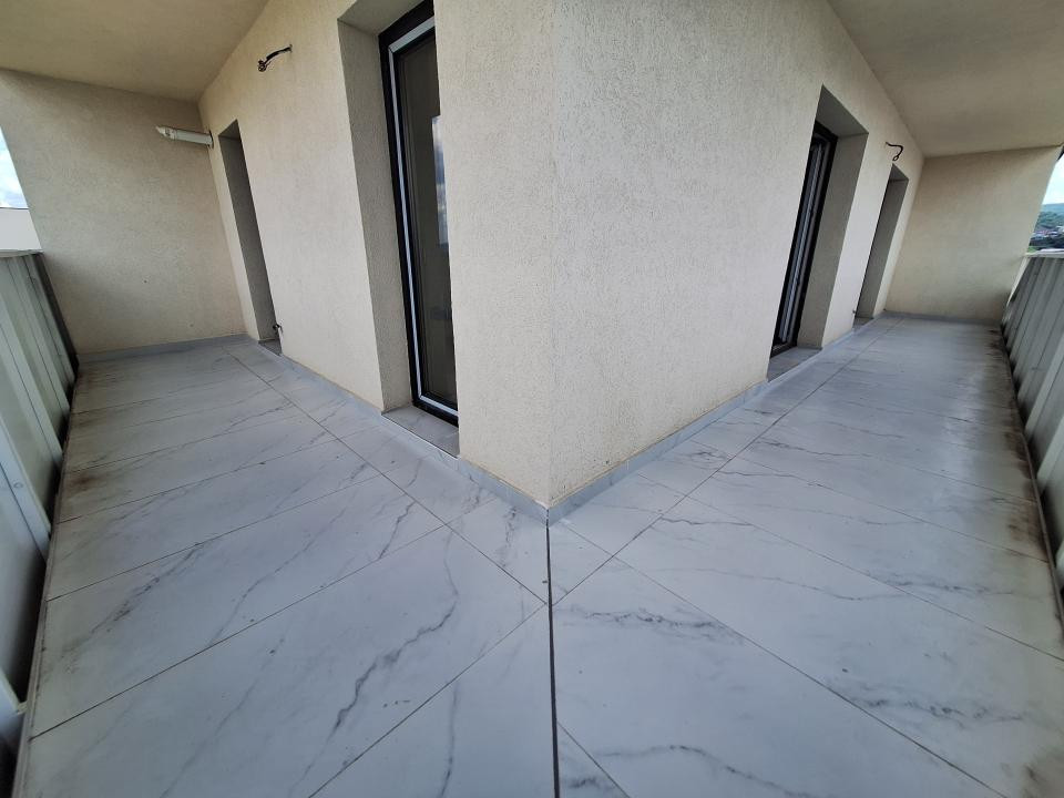 Apartament semifinisat cu CF, bloc nou, zona Eroilor
