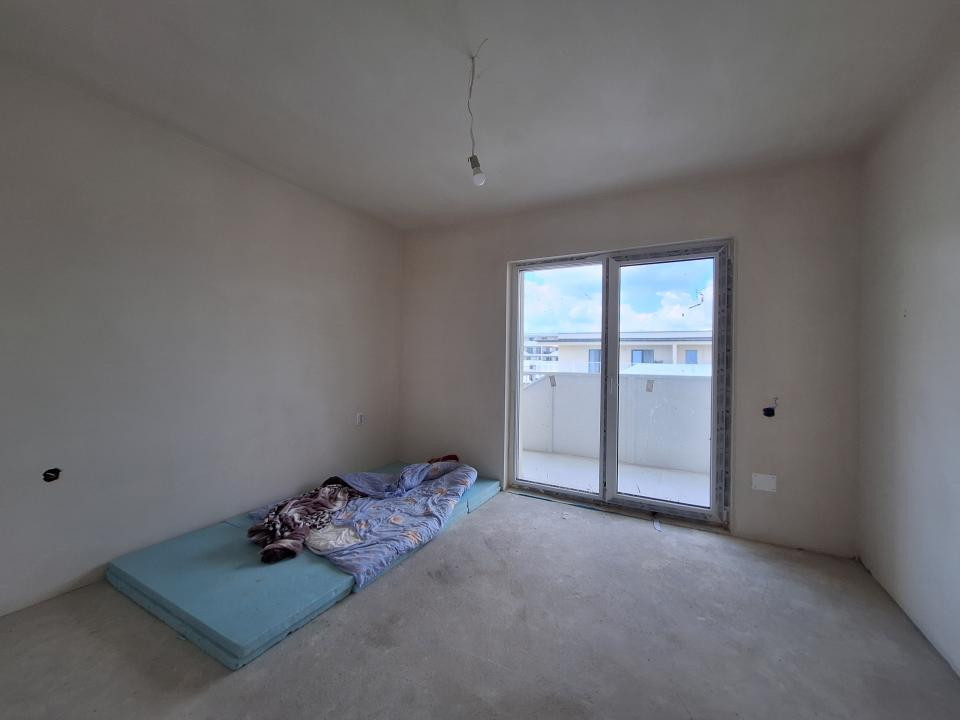 Apartament semifinisat cu CF, bloc nou, zona Eroilor
