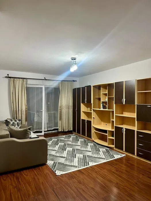 Apartament cu o camera, 41 mp, parcare, zona Florilor