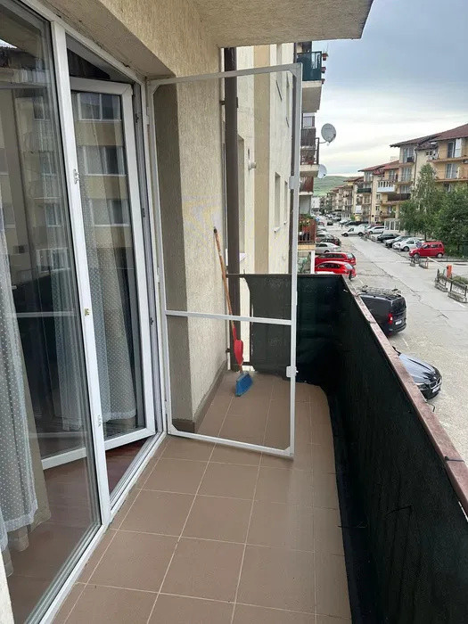Apartament cu o camera, 41 mp, parcare, zona Florilor