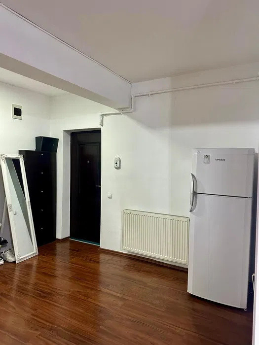 Apartament cu o camera, 41 mp, parcare, zona Florilor