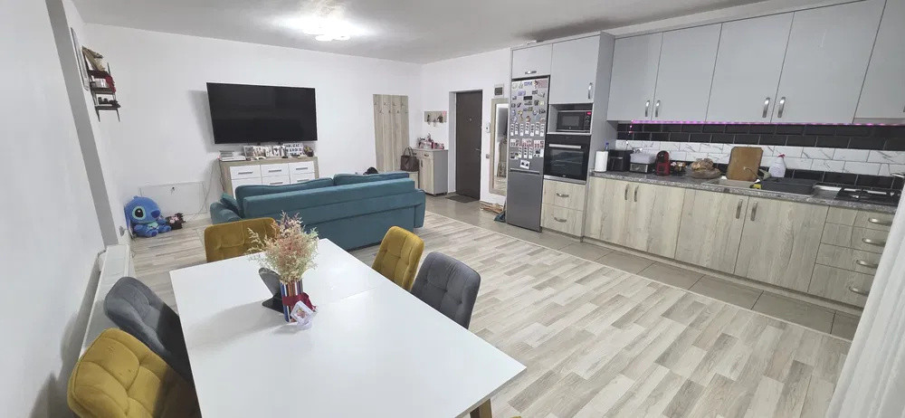 Apartament cu 2 camere, 57 mp, etajul 1, zona Terra