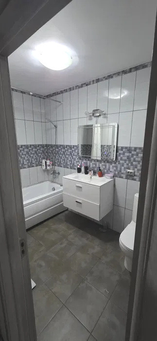 Apartament cu 2 camere, 57 mp, etajul 1, zona Terra