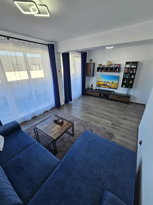 Apartament la cheie, decomandat, 2 parcari, zona Terra