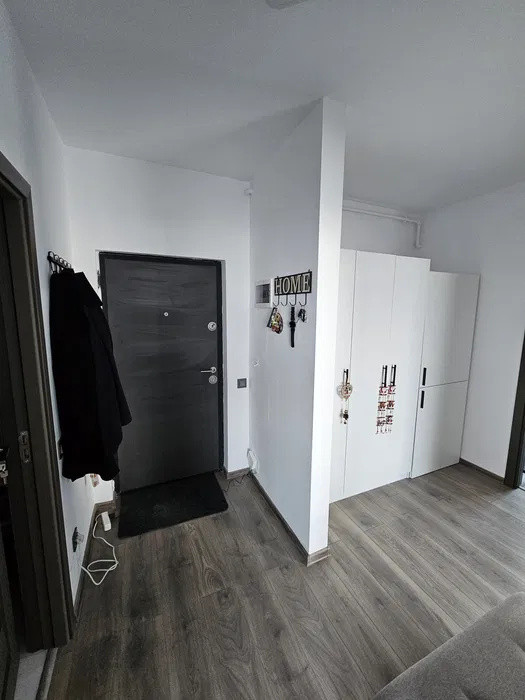 Apartament la cheie, decomandat, 2 parcari, zona Terra