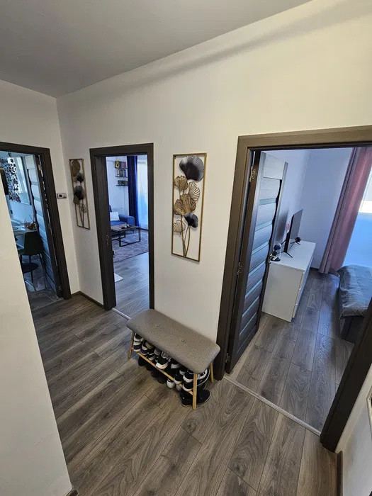 Apartament la cheie, decomandat, 2 parcari, zona Terra