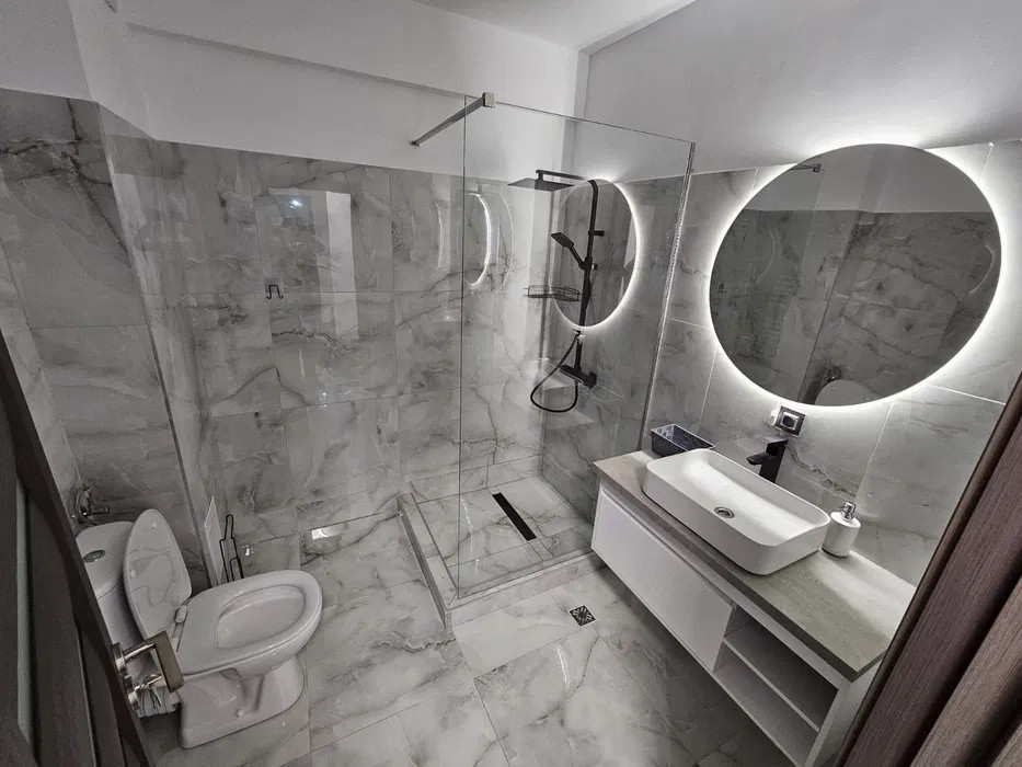 Apartament la cheie, decomandat, 2 parcari, zona Terra