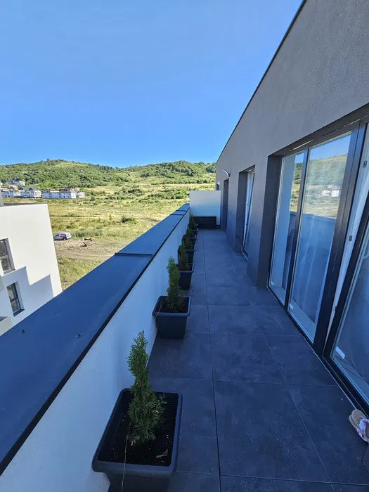 Apartament la cheie, decomandat, 2 parcari, zona Terra