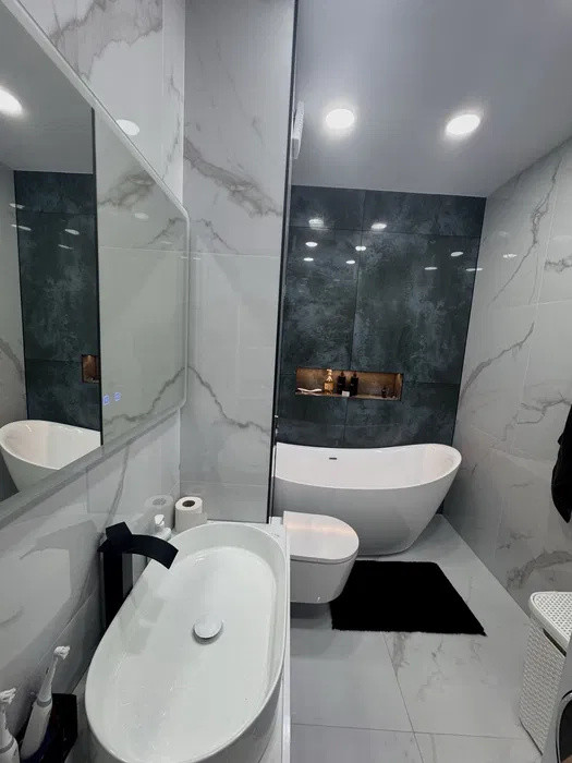 Apartament cu 2 camere, 52 mp, balcon, zona Razoare