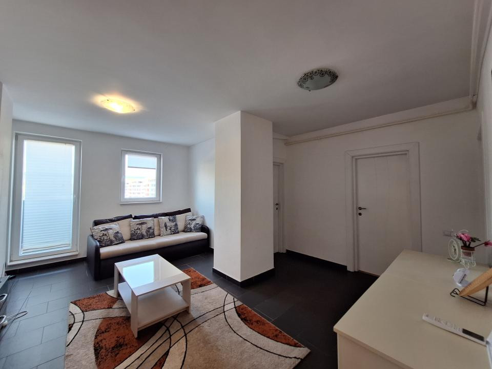 Apartament cu 3 camere, 60 mp, balcon de 20 mp, zona BMW