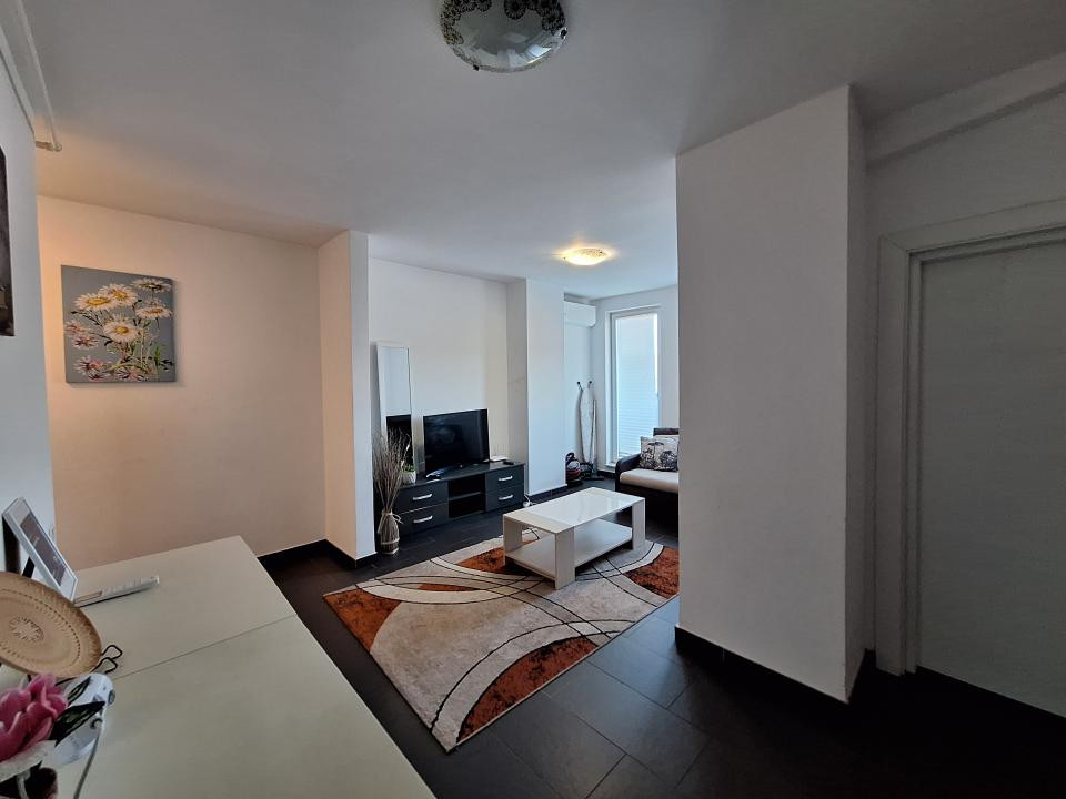 Apartament cu 3 camere, 60 mp, balcon de 20 mp, zona BMW
