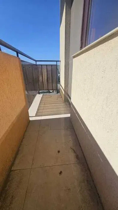 Apartament spatios, 58 mp, balcon, zona Eroilor