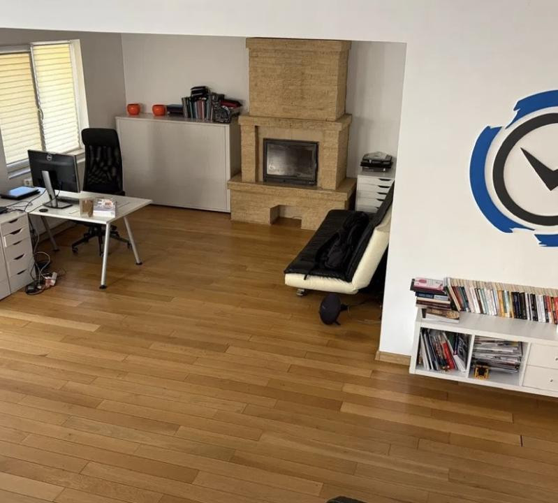Casă individuală cu 6 camere și garaj 