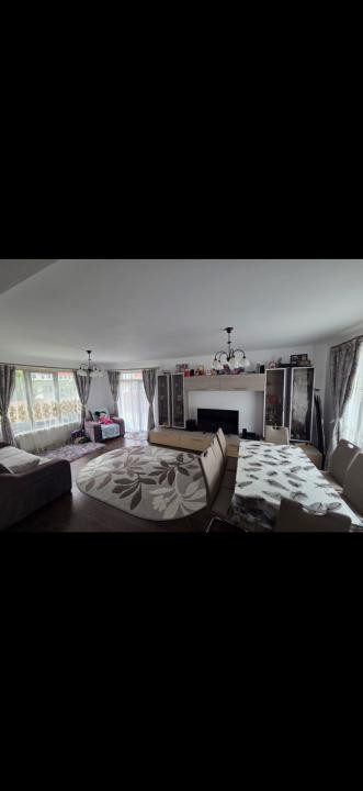 Duplex cu 4 camere,curte,zona Terra