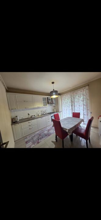 Duplex cu 4 camere,curte,zona Terra