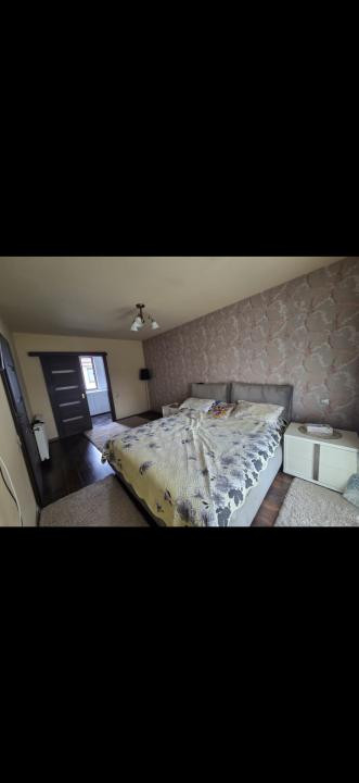 Duplex cu 4 camere,curte,zona Terra