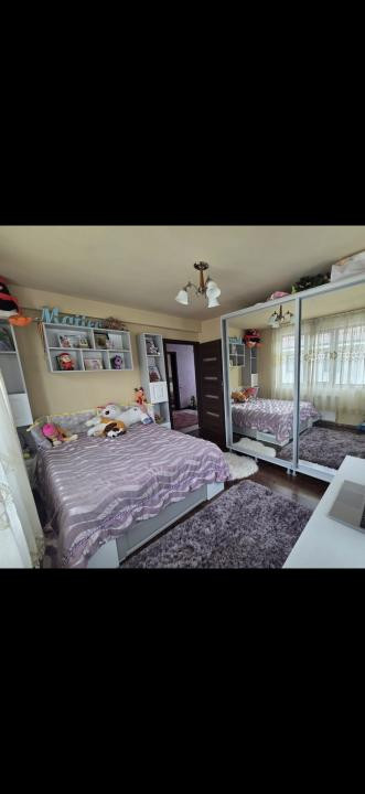 Duplex cu 4 camere,curte,zona Terra