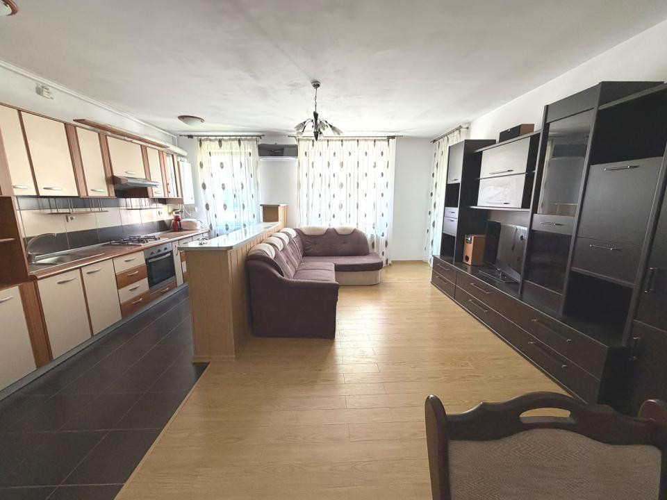 Apartament cu 2 camere, 52 mp, parcare, etajul 1, zona Eroilor