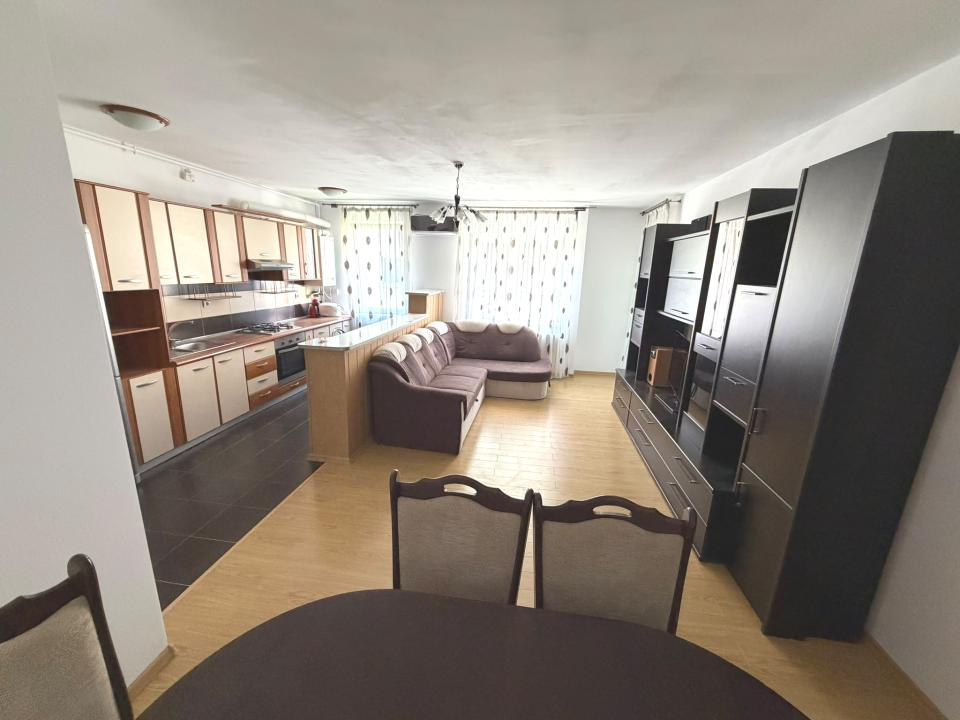 Apartament cu 2 camere, 52 mp, parcare, etajul 1, zona Eroilor