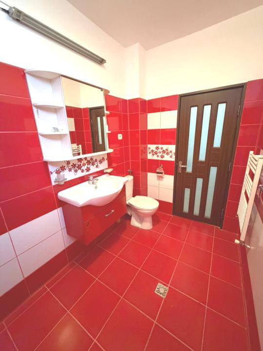 Apartament cu 2 camere, 52 mp, parcare, etajul 1, zona Eroilor