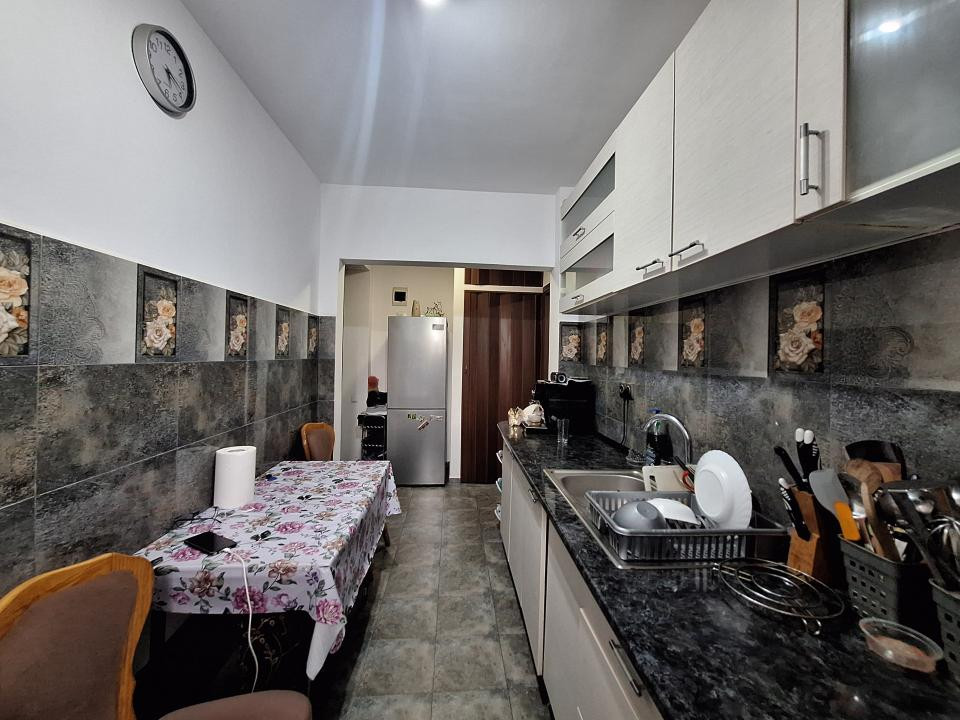 Apartament decomandat, 44 mp, parcare, strada Cetatii