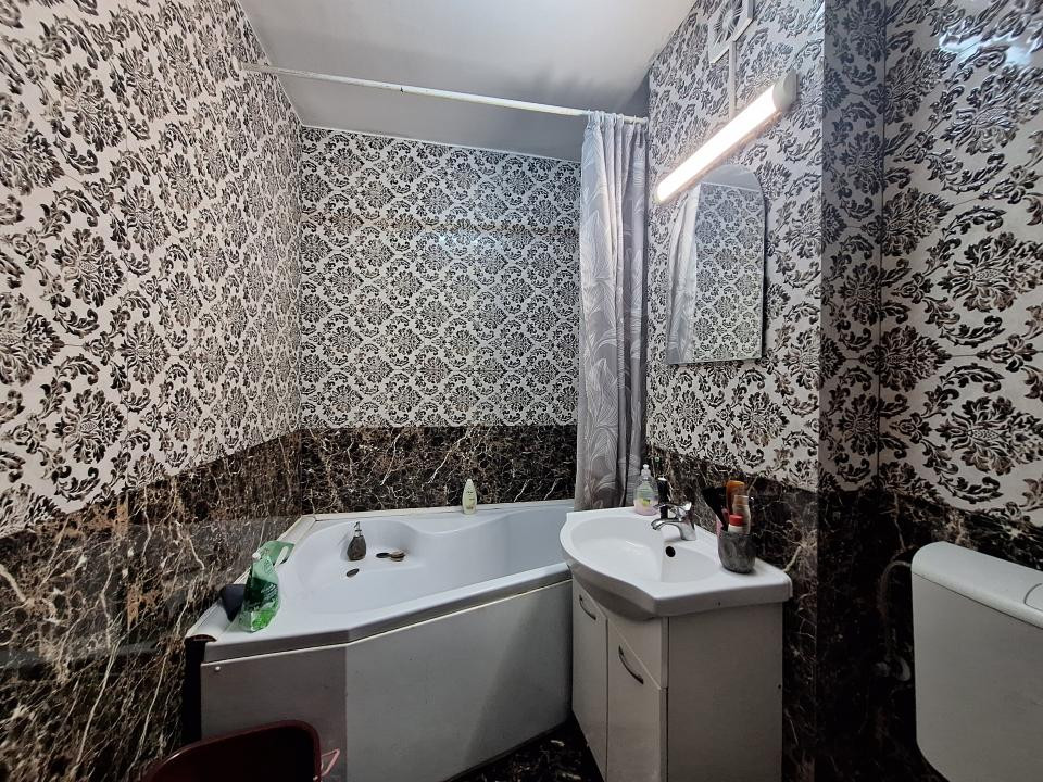 Apartament decomandat, 44 mp, parcare, strada Cetatii