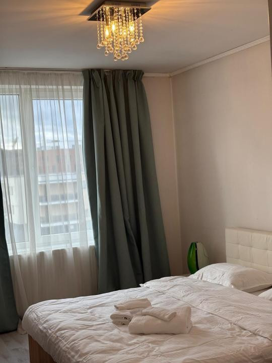 Apartament cu 3 camere,2 balcoane,parcare,zona Tineretului