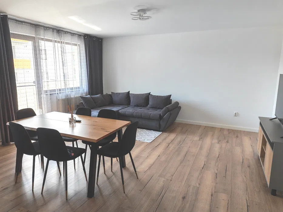 Apartament cu 2 camere, 55 mp, balcon, zona Sub Cetate
