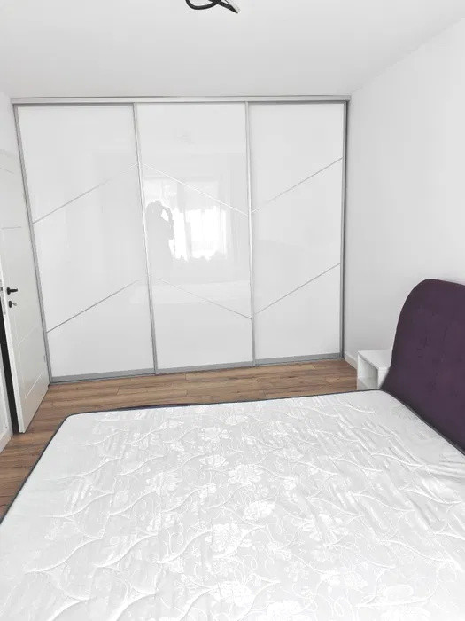 Apartament cu 2 camere, 55 mp, balcon, zona Sub Cetate