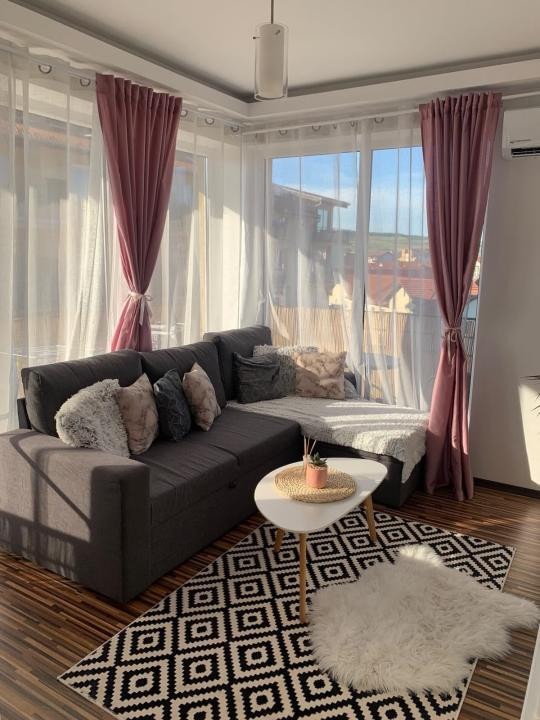Apartament cu 3 camere, 59 mp, 2 balcoane, zona Florilor