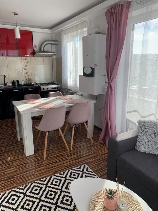 Apartament cu 3 camere, 59 mp, 2 balcoane, zona Florilor