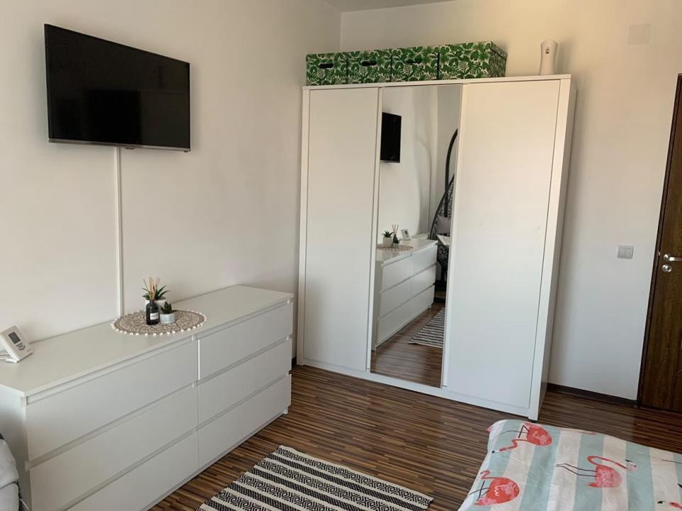 Apartament cu 3 camere, 59 mp, 2 balcoane, zona Florilor