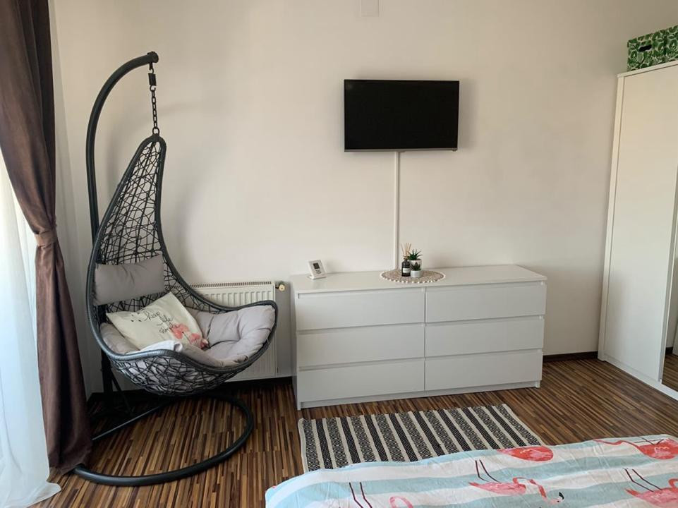 Apartament cu 3 camere, 59 mp, 2 balcoane, zona Florilor