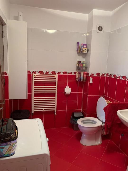 Apartament cu 3 camere, 59 mp, 2 balcoane, zona Florilor