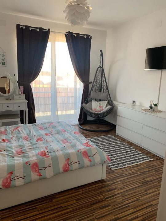 Apartament cu 3 camere, 59 mp, 2 balcoane, zona Florilor