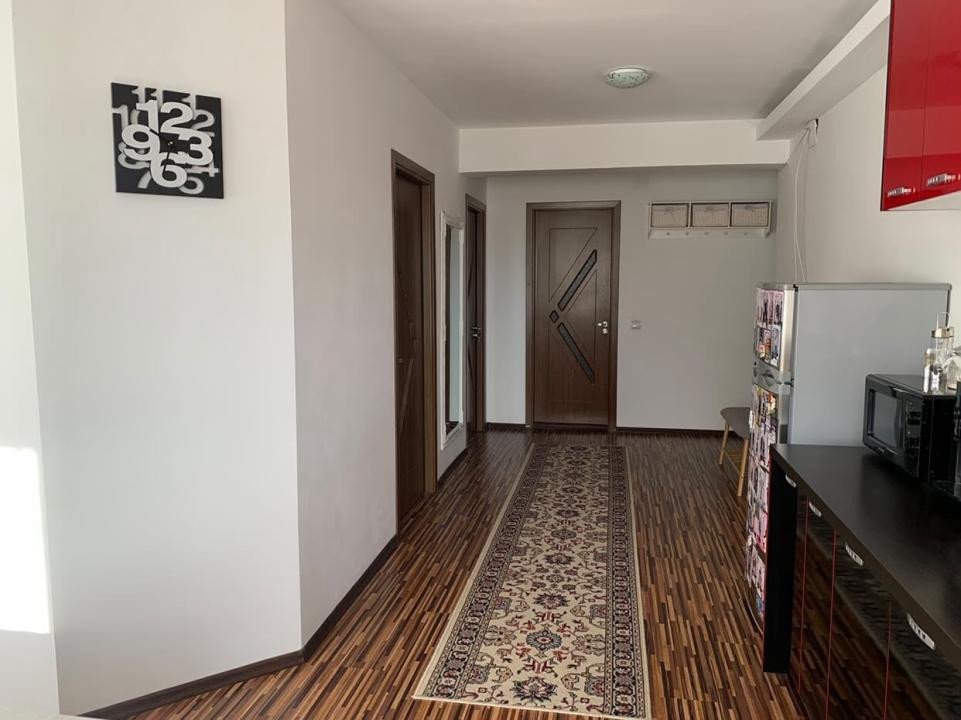 Apartament cu 3 camere, 59 mp, 2 balcoane, zona Florilor