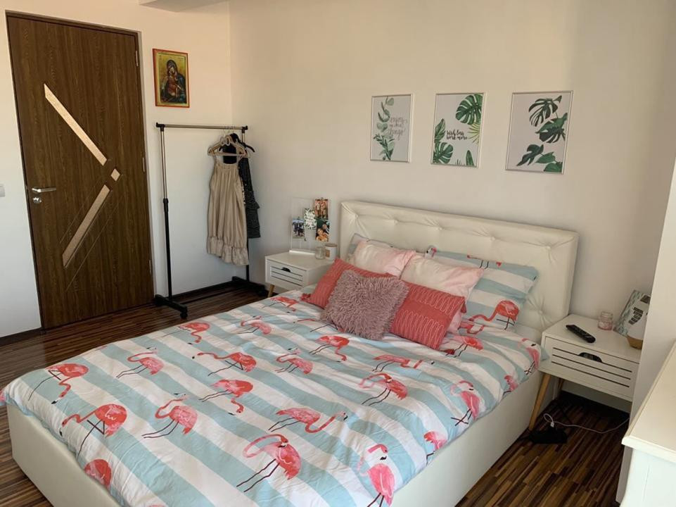 Apartament cu 3 camere, 59 mp, 2 balcoane, zona Florilor