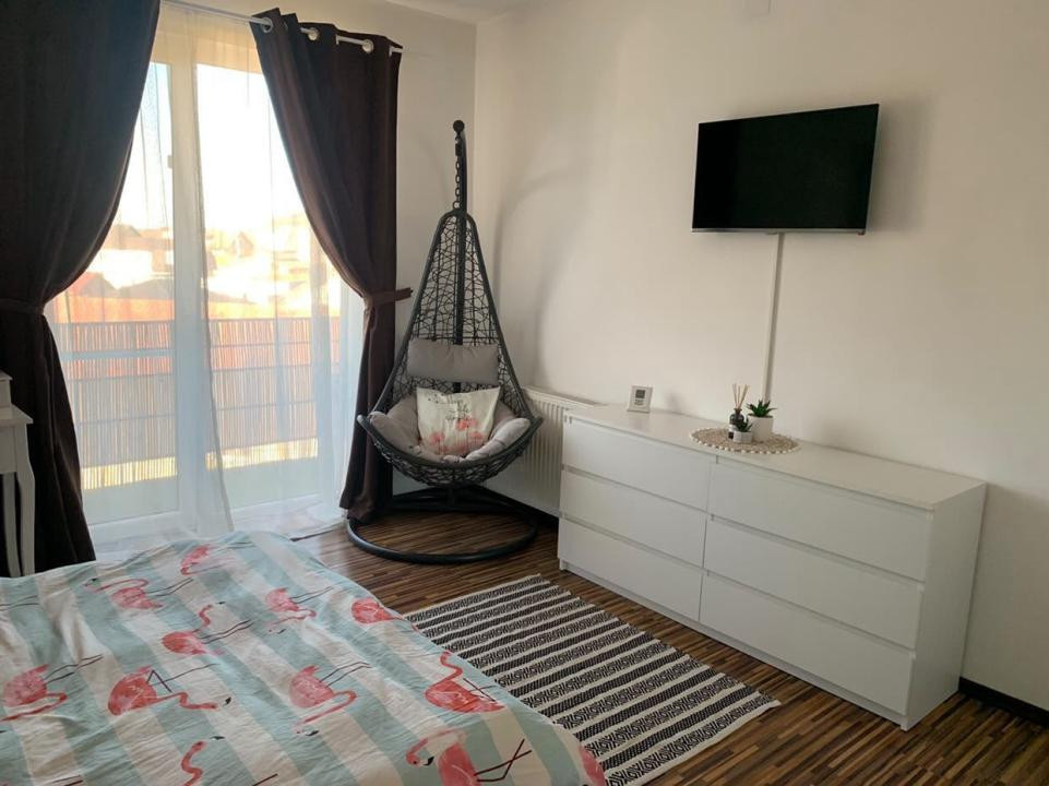 Apartament cu 3 camere, 59 mp, 2 balcoane, zona Florilor