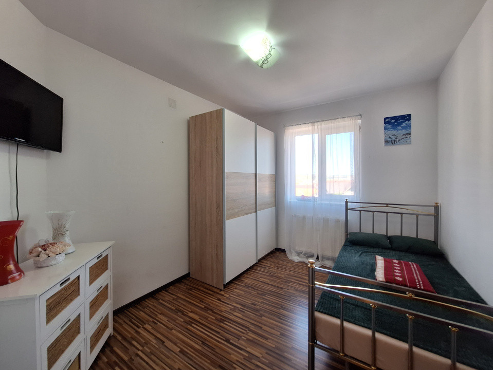 Apartament cu 3 camere, 59 mp, 2 balcoane, zona Florilor
