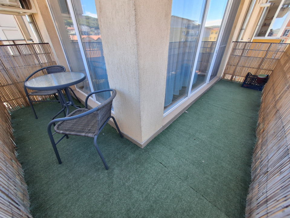 Apartament cu 3 camere, 59 mp, 2 balcoane, zona Florilor