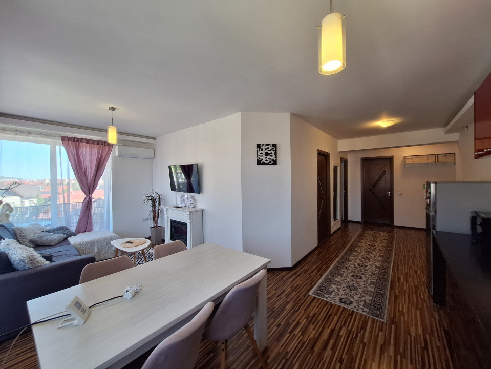 Apartament cu 3 camere, 59 mp, 2 balcoane, zona Florilor