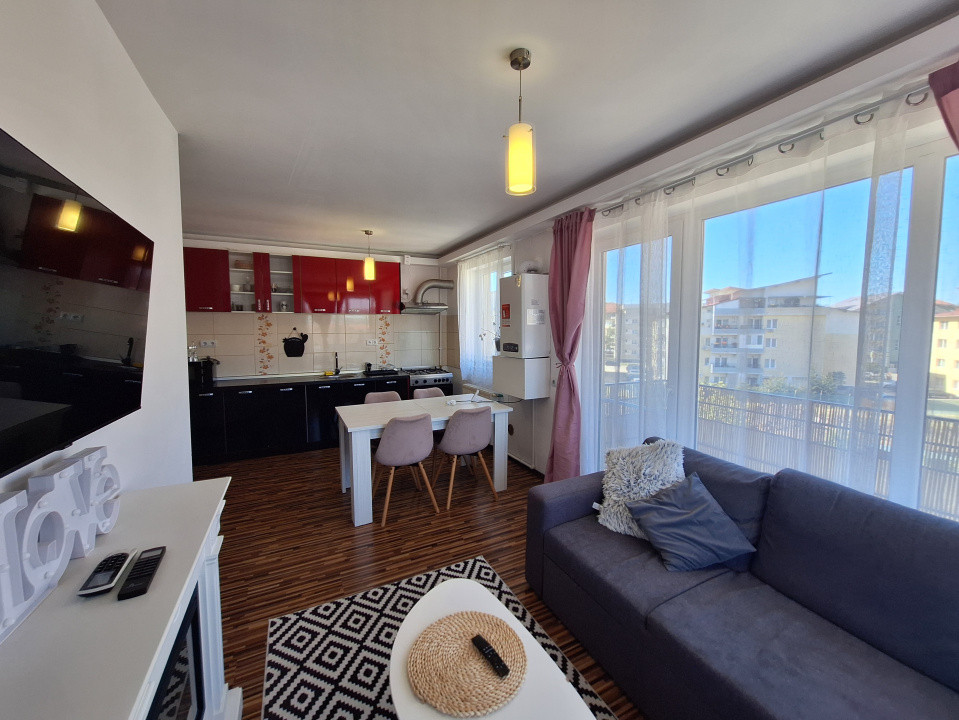 Apartament cu 3 camere, 59 mp, 2 balcoane, zona Florilor