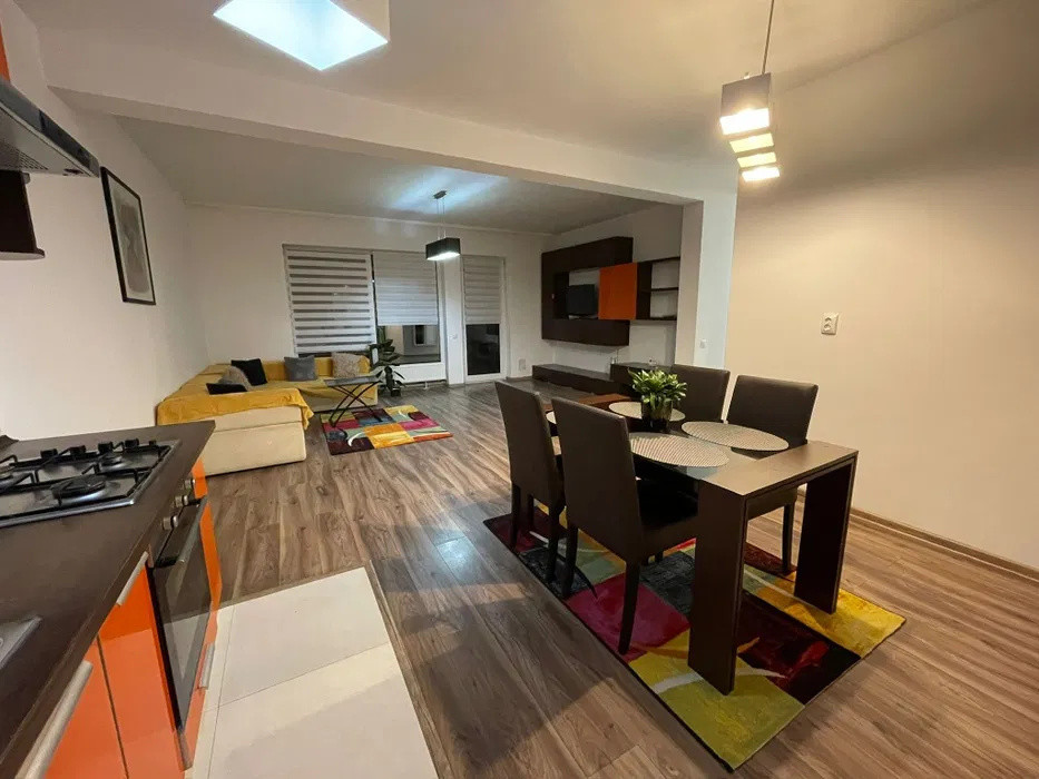 Casă tip duplex, 5 camere, garaj, curte, PETFRIENDLY, zona Auchan Iris