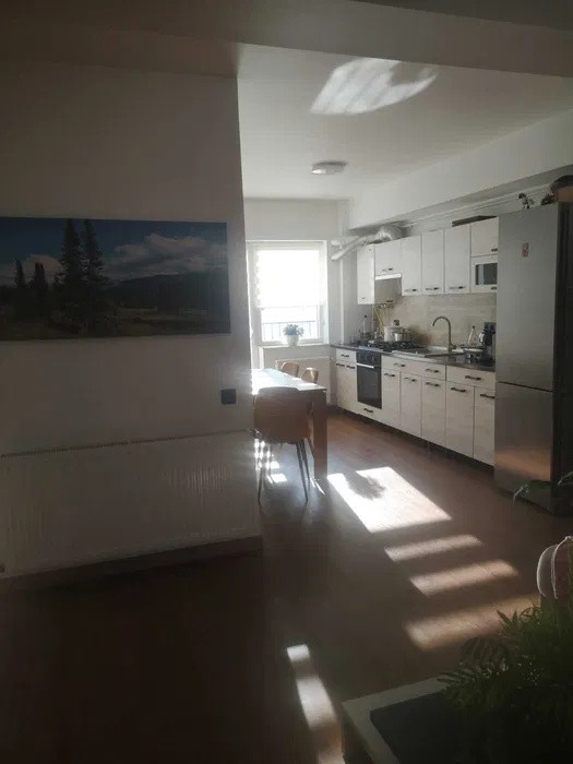 Apartament cu 3 camere, 62 mp, balcon, zona Terra