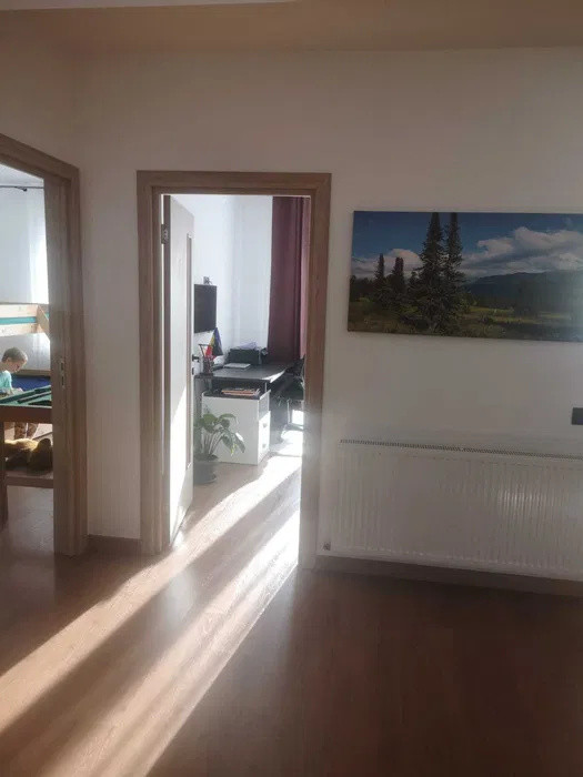 Apartament cu 3 camere, 62 mp, balcon, zona Terra