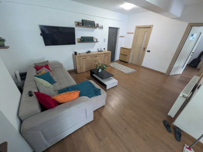 Apartament cu 3 camere, 62 mp, balcon, zona Terra